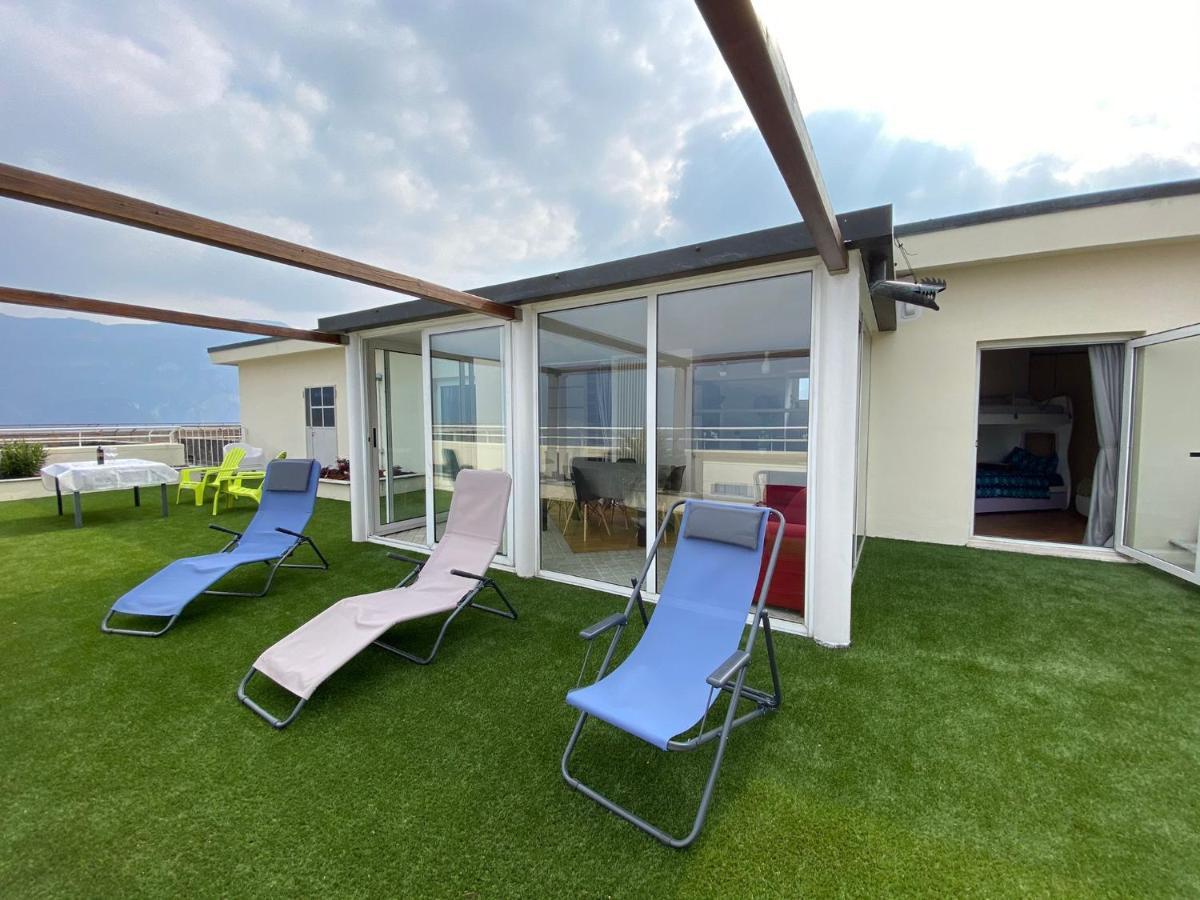 Attico With Big Terrace In Residence With Pool Valbrona Eksteriør billede