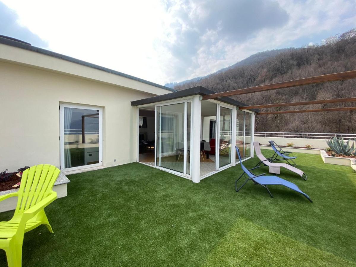 Attico With Big Terrace In Residence With Pool Valbrona Eksteriør billede