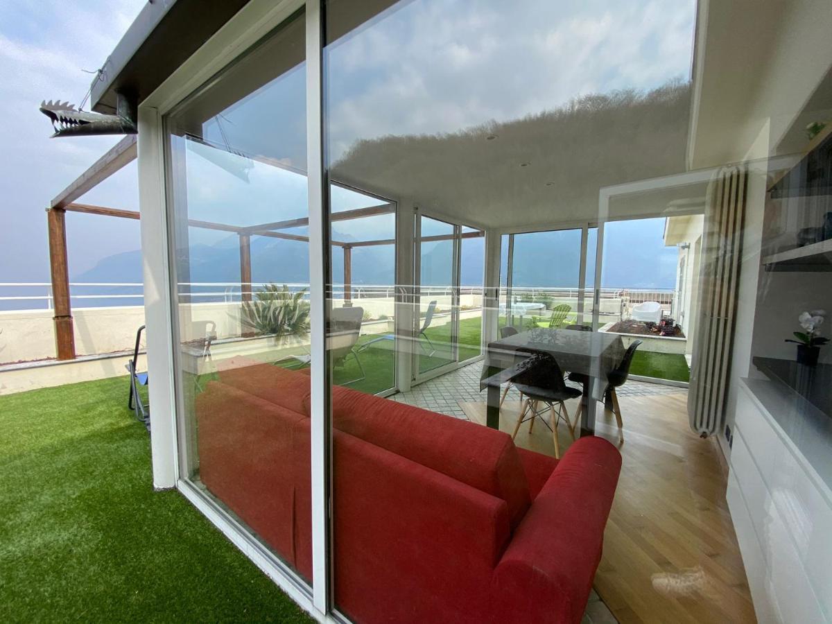 Attico With Big Terrace In Residence With Pool Valbrona Eksteriør billede