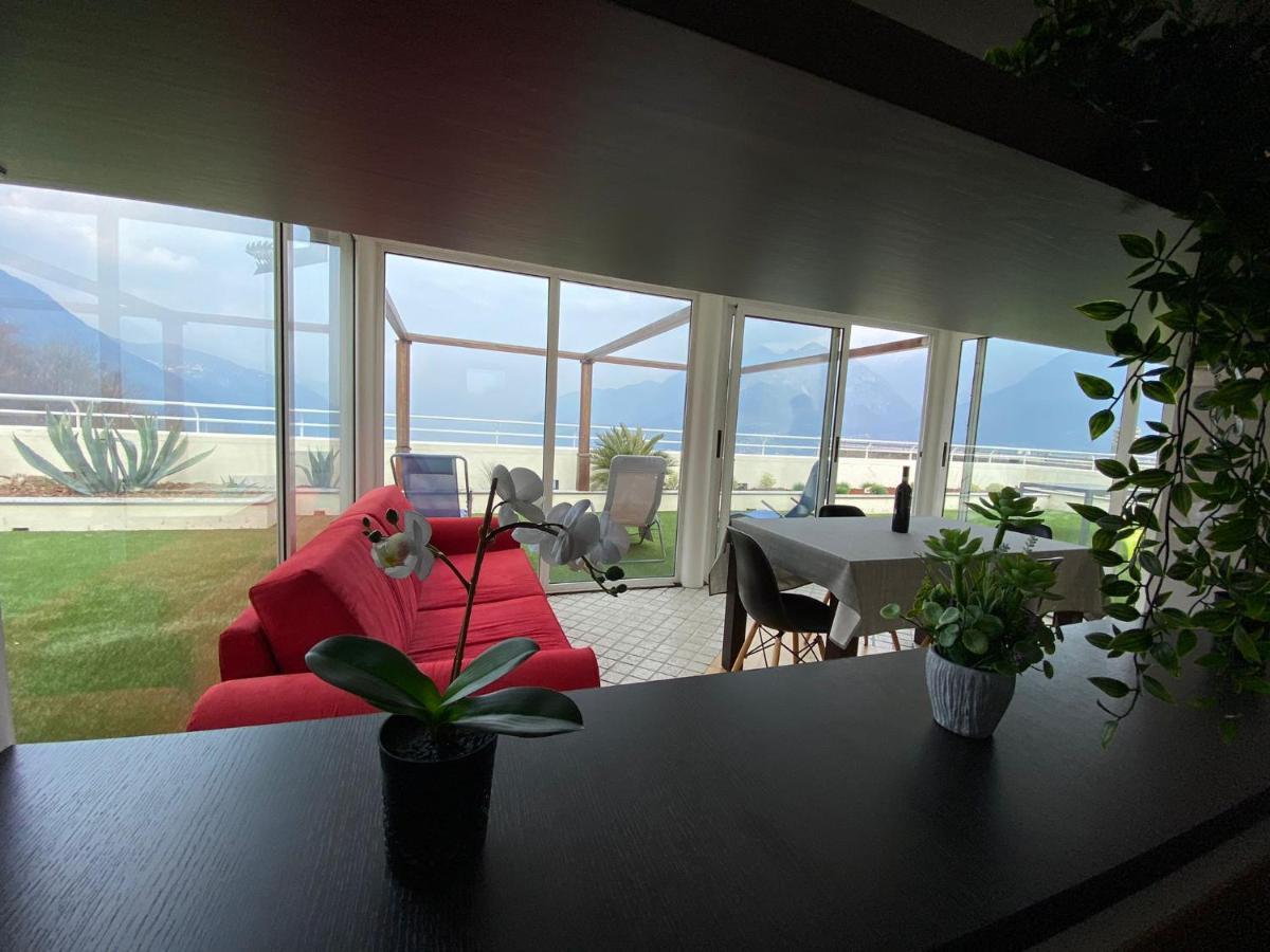 Attico With Big Terrace In Residence With Pool Valbrona Eksteriør billede