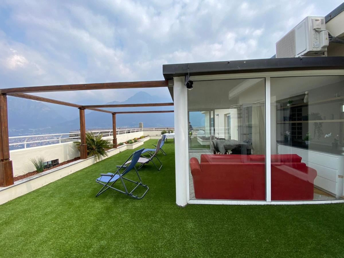 Attico With Big Terrace In Residence With Pool Valbrona Eksteriør billede